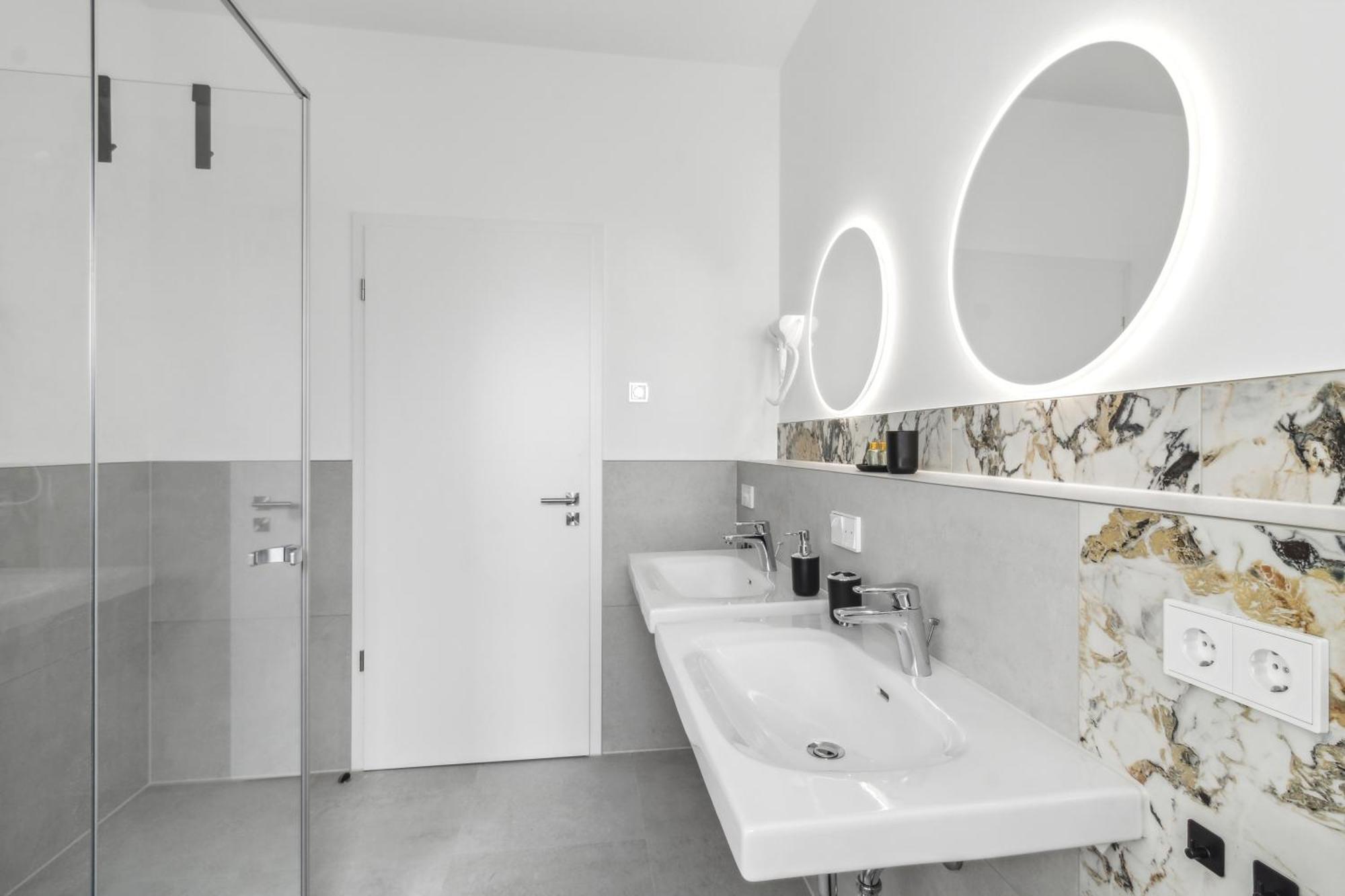 Suite4Me - Moderne Apartments I Kueche I Balkon I Waschmaschine Дітценбах Екстер'єр фото